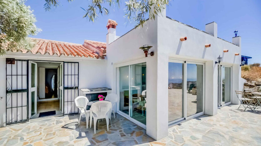 Casa rural en Sayalonga con vistas al mar