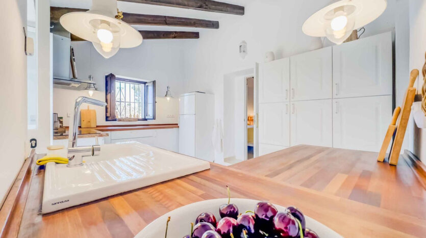 Casa rural en Sayalonga con vistas al mar