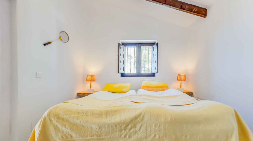 Casa rural en Sayalonga con vistas al mar