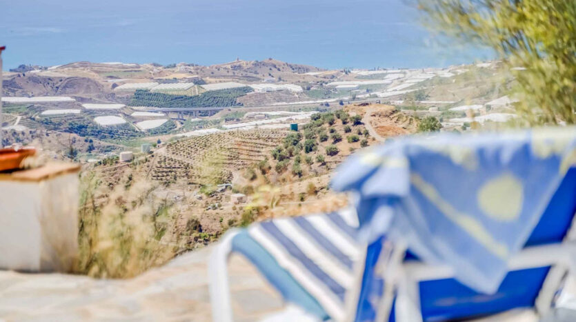 Casa rural en Sayalonga con vistas al mar
