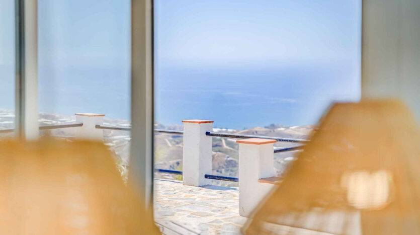 Casa rural en Sayalonga con vistas al mar