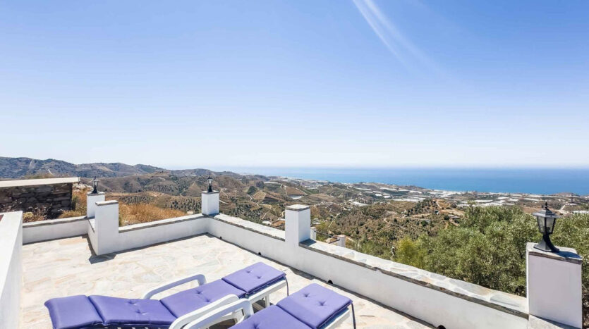 Casa rural en Sayalonga con vistas al mar